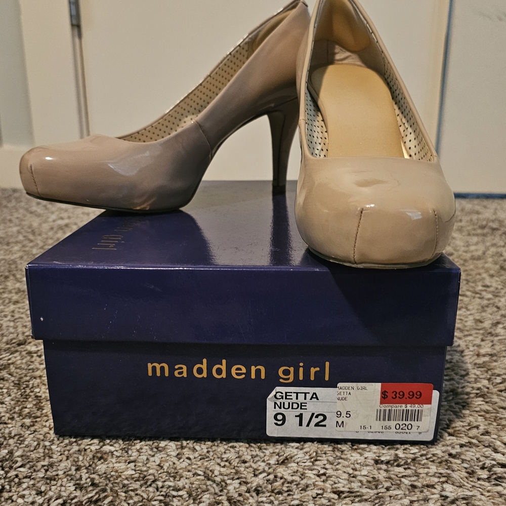 Madden Girl 'Getta' Nude Heels Size 9.5